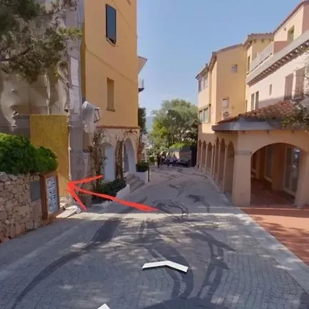 아파트 In Via Del Molo, *